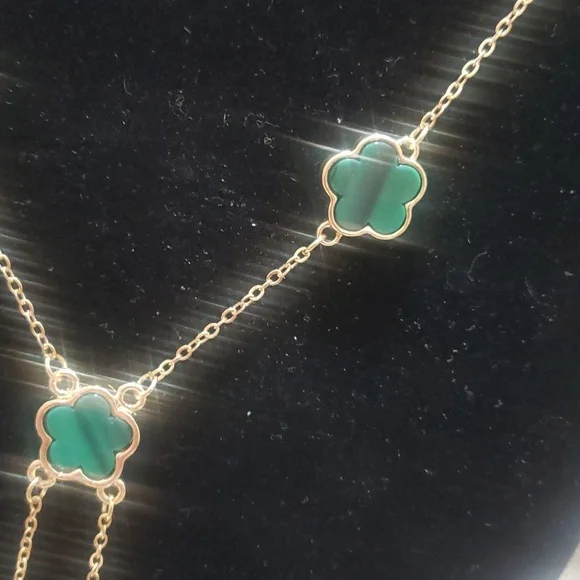 Unbranded Green Clover necklace - Picture 3 of 3